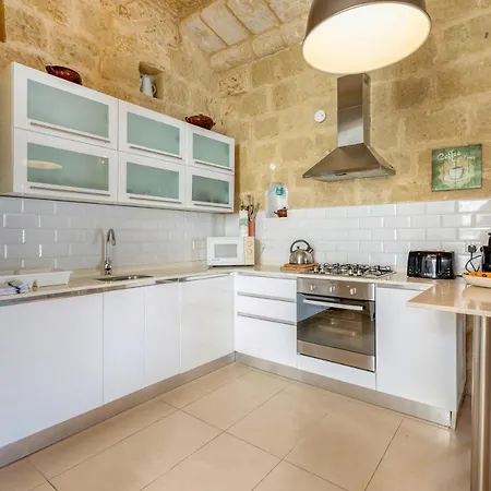 Sunny Side Spacious With Private Pool & Wifi By 360 Estates Birbuba